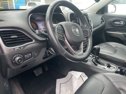 Used 2019 Jeep Cherokee Limited image 7