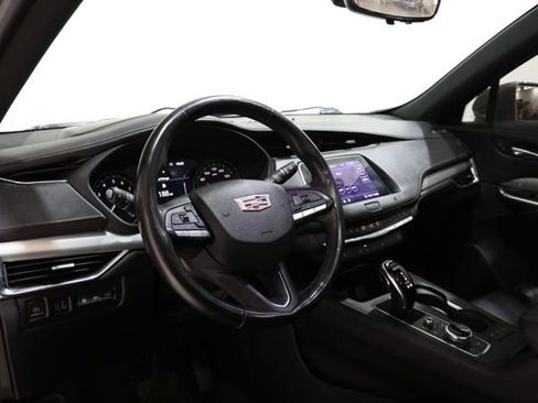 Used 2020 Cadillac XT4 Premium Luxury w/ Technology Package FWD image 15