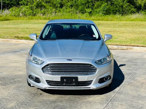 Used 2015 Ford Fusion SE w/ Equipment Group 202A image 3