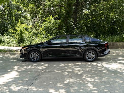 Used 2025 Kia K4 FWD image 6