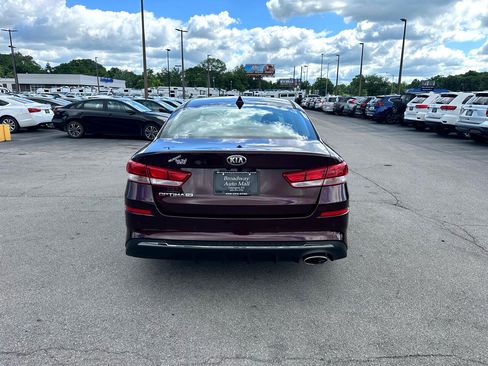Used 2019 Kia Optima LX image 4