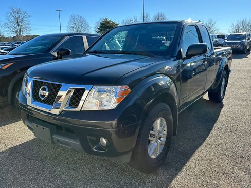 Certified 2021 Nissan Frontier SV image 1