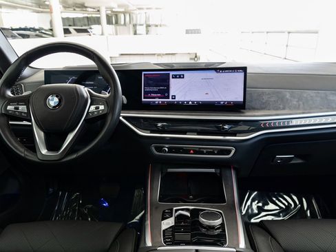 Used 2025 BMW X5 xDrive40i image 11