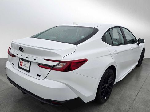 Certified 2025 Toyota Camry SE image 3