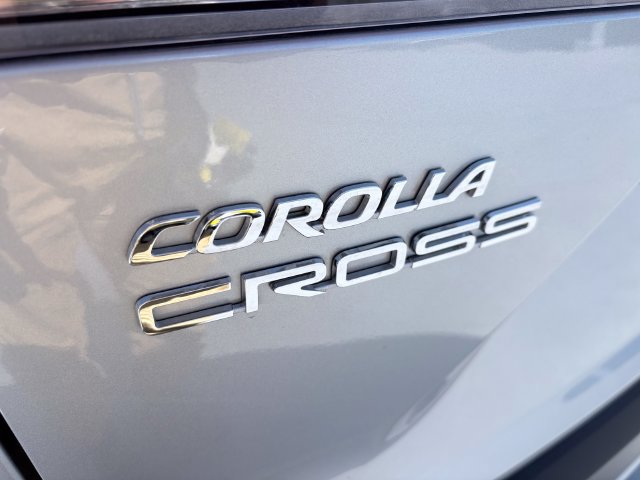 Used 2025 Toyota Corolla Cross LE FWD image 26