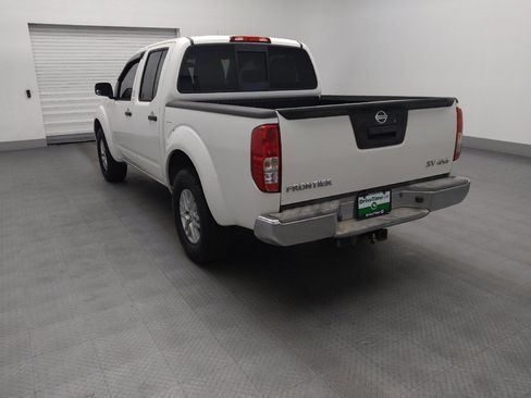 Used 2016 Nissan Frontier SV image 5