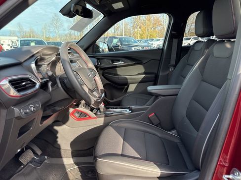 Used 2023 Chevrolet TrailBlazer RS image 9