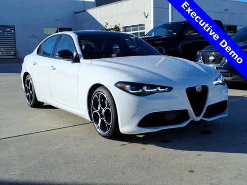 New 2025 Alfa Romeo Giulia RWD w/ Driving Assist Package image 4