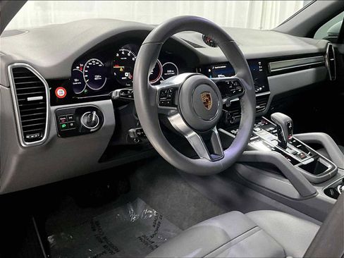 Used 2023 Porsche Cayenne Platinum Edition image 7