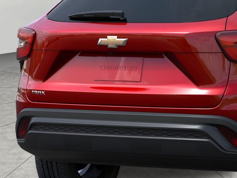 New 2026 Chevrolet Trax LS w/ LS Convenience Package FWD image 14