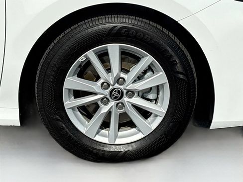 Used 2026 Toyota Camry LE FWD image 31