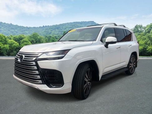 Used 2022 Lexus LX 600 4WD w/ Accessory Package (Z1) image 5