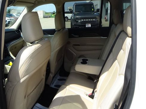 Used 2021 Jeep Grand Cherokee L Limited AWD/4WD image 13