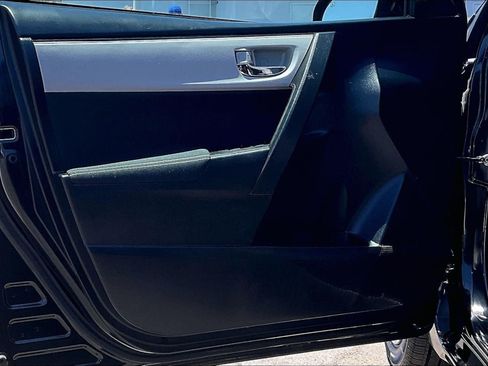 Used 2018 Toyota Corolla LE w/ Carpet Mat Package (TMS) FWD image 18