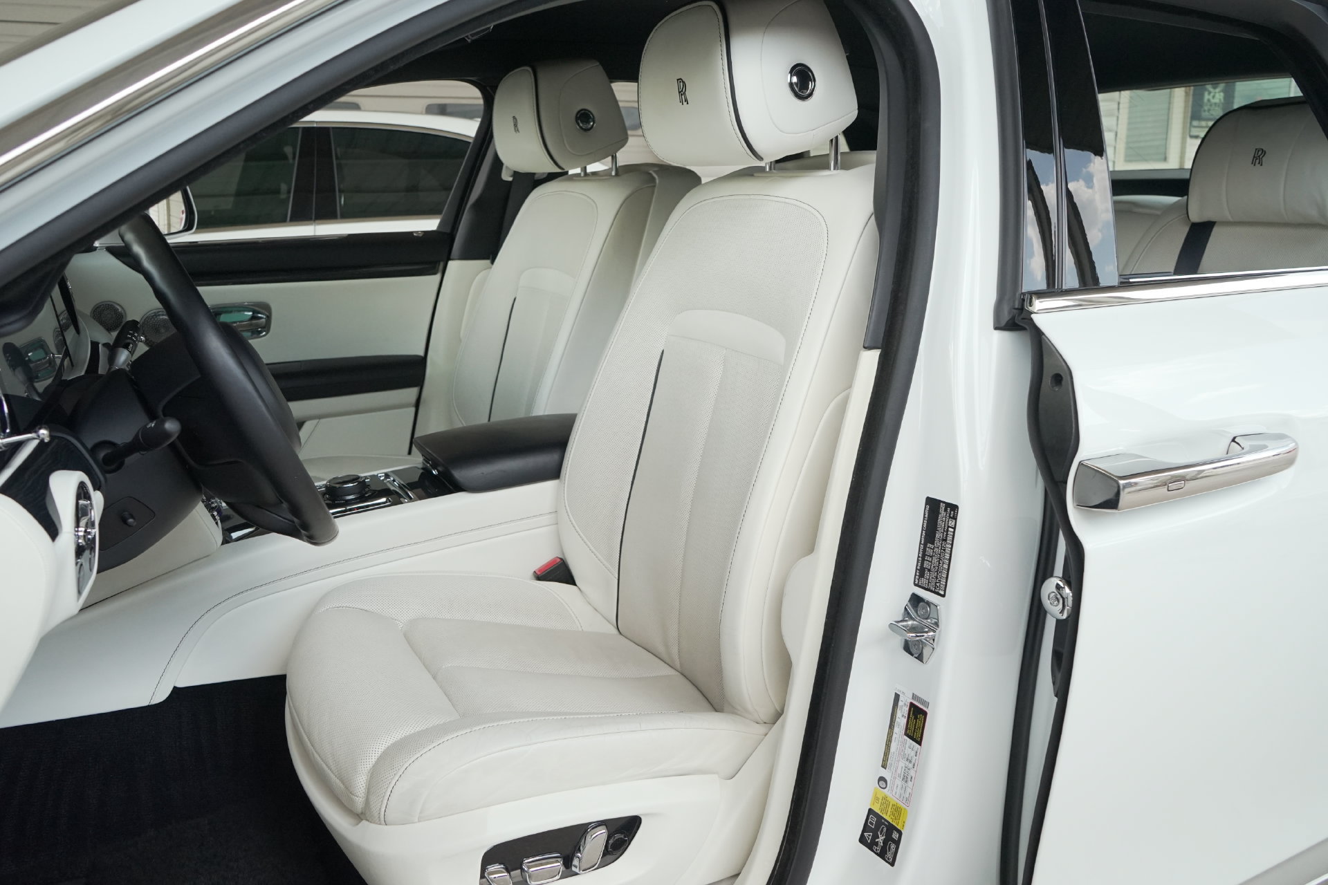 Used 2021 Rolls-Royce Ghost AWD/4WD image 8