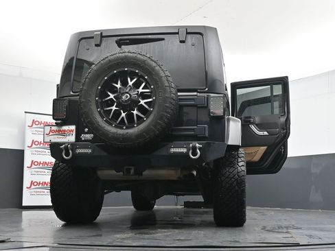 Used 2013 Jeep Wrangler Unlimited Sahara w/ Connectivity Group AWD/4WD image 40