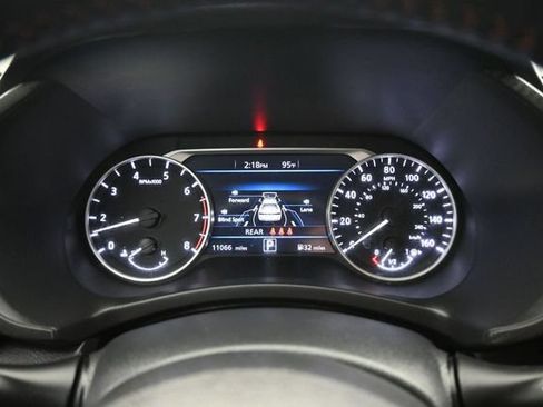 Used 2024 Nissan Sentra SR w/ SR Premium Package FWD image 11