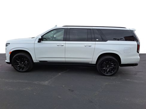 Used 2024 Cadillac Escalade ESV Sport Platinum w/ LPO, ONYX Package image 5