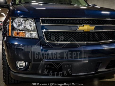 Used 2012 Chevrolet Suburban LT image 17