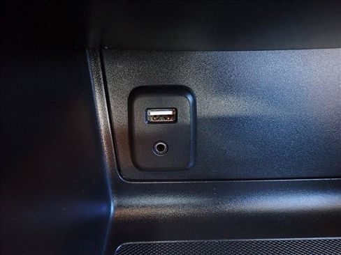 Used 2018 Chevrolet Colorado Z71 AWD/4WD image 19