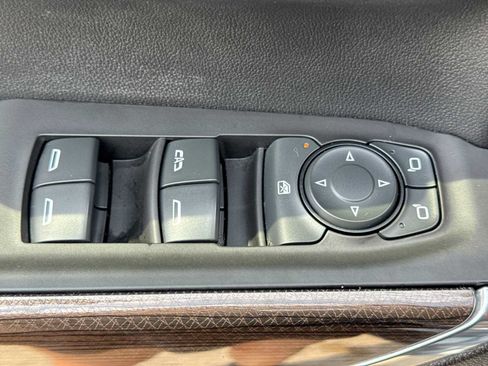 Used 2020 Chevrolet Silverado 1500 LT AWD/4WD image 16