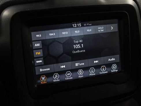 Used 2020 Jeep Renegade Latitude FWD image 28