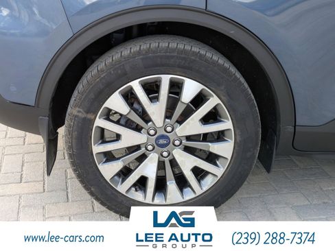 Used 2020 Ford Escape Titanium w/ Titanium Premium Package 2.0 image 9