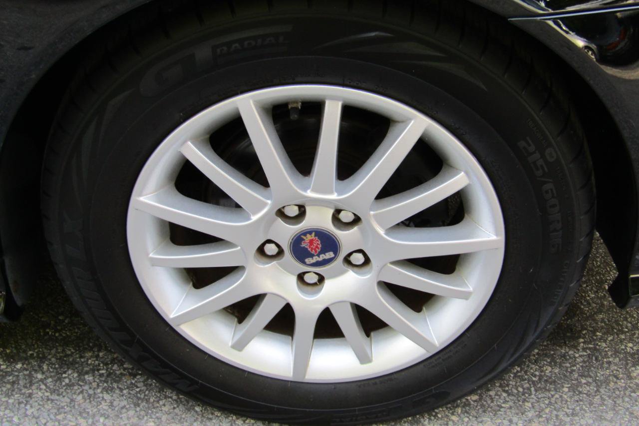 Used 2008 Saab 9-3 2.0T w/ Moonroof Package FWD image 33
