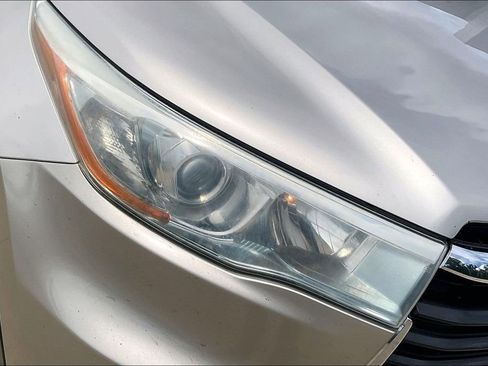 Used 2016 Toyota Highlander XLE FWD image 29
