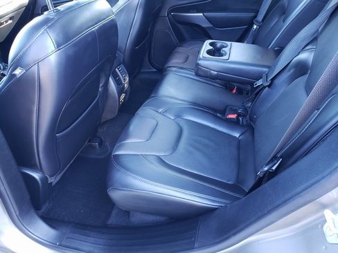 Used 2019 Jeep Cherokee Limited w/ Technology Group image 15