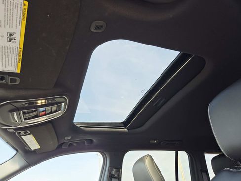 Used 2024 Jeep Grand Cherokee Altitude image 10