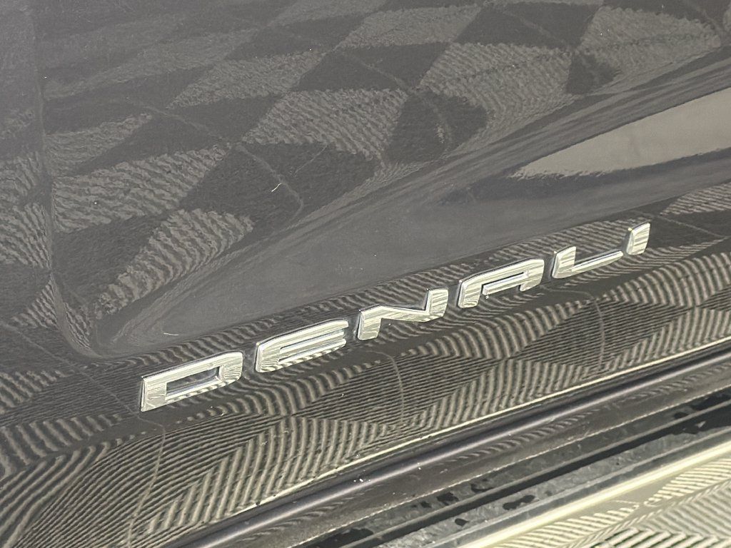 Used 2022 GMC Sierra 1500 Denali Ultimate AWD/4WD image 9