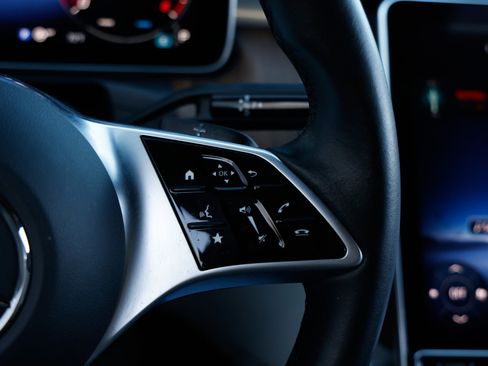 Used 2024 Mercedes-Benz C 300 Sedan image 32