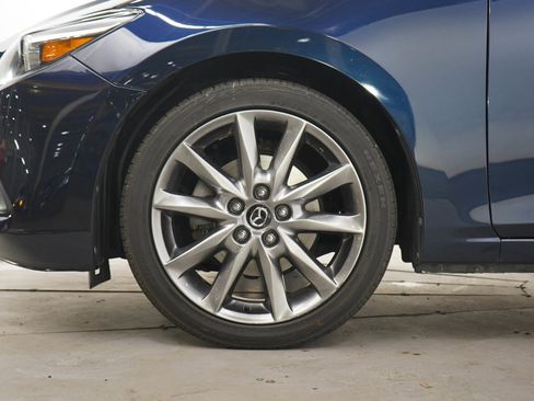 Used 2018 MAZDA MAZDA3 Grand Touring w/ Premium Equipment Package FWD image 23