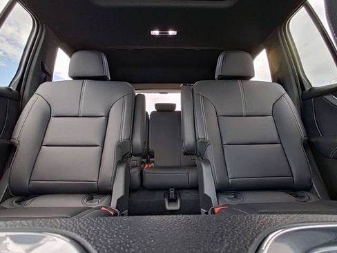 New 2026 GMC Acadia Elevation w/ Elevation Premium Package FWD image 34