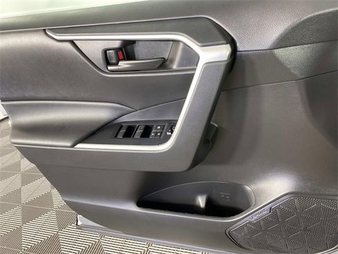 Used 2022 Toyota RAV4 LE image 24