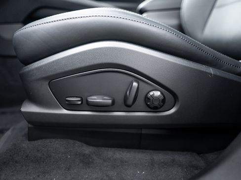 New 2025 Porsche Macan 4S Electric image 21