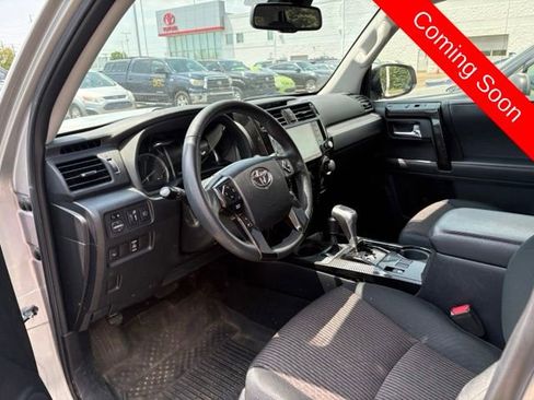 Used 2020 Toyota 4Runner TRD Off-Road AWD/4WD image 7
