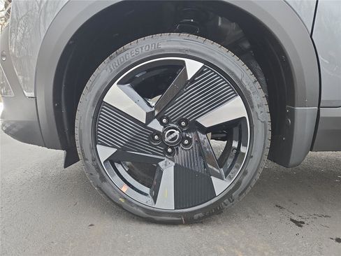New 2026 Nissan Kicks SR w/ SR Premium Package AWD/4WD image 9
