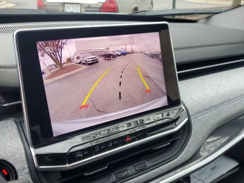 Certified 2024 Jeep Compass Latitude image 16