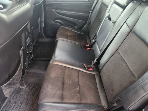 Used 2020 Jeep Grand Cherokee Altitude RWD image 30