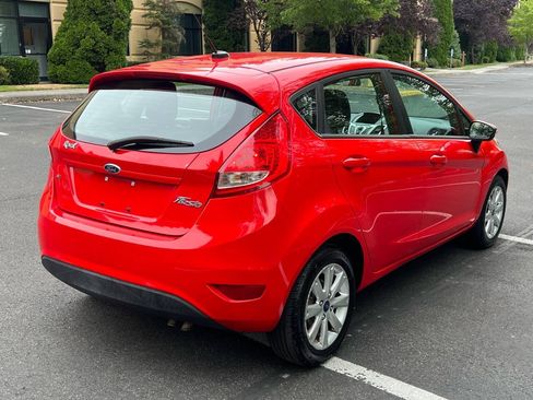 Used 2013 Ford Fiesta SE FWD image 5