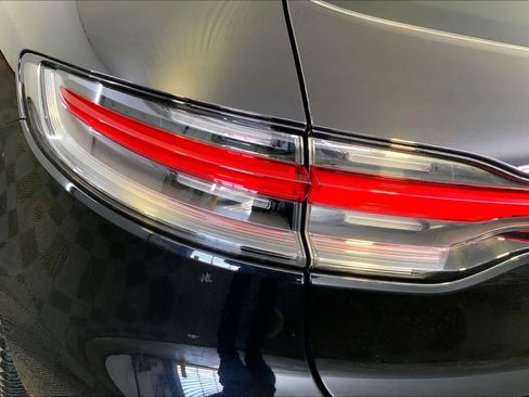 Used 2024 Porsche Macan Turbo image 30