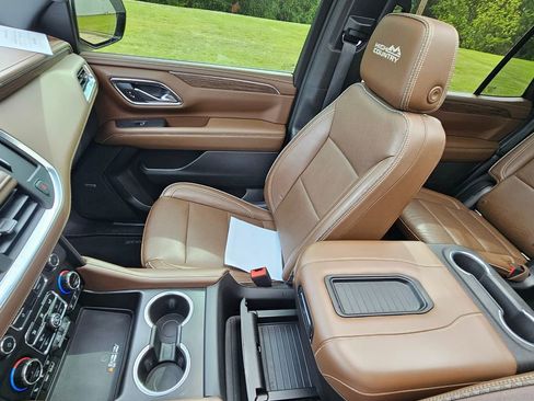 Used 2021 Chevrolet Tahoe High Country AWD/4WD image 26
