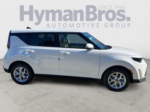 New 2025 Kia Soul LX image 2