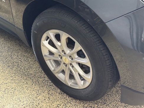 Used 2019 Chevrolet Equinox LT FWD image 4
