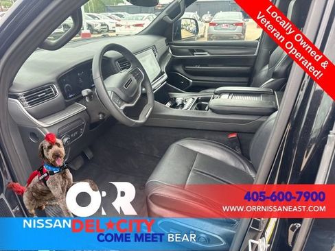 Used 2024 Jeep Wagoneer L Series II RWD image 15