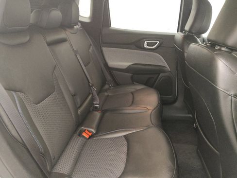 Used 2025 Jeep Compass Latitude AWD/4WD image 19