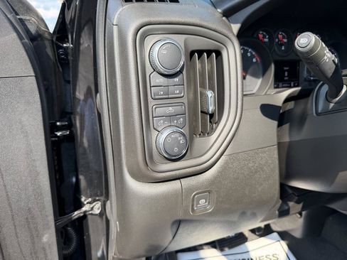 Used 2023 GMC Sierra 1500 Pro w/ Graphite Edition AWD/4WD image 10