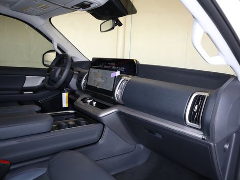 New 2025 Ford Expedition Active AWD/4WD image 41
